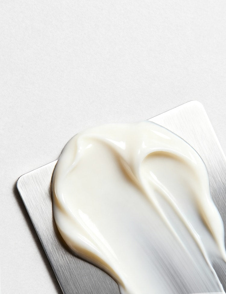 Niacinamide: Morning, Noon, or Night? Stop Guessing and Start Glowing!